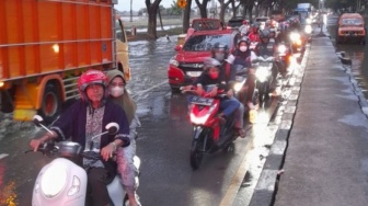Ribuan Sepeda Motor Padati Jalur Pantura Cirebon Menuju Jakarta, Puncak Arus Balik Diprediksi Besok