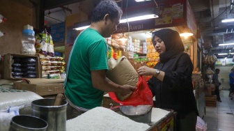 Momen Pemkab Bogor Jualan Beras Keliling di Pasar Tradisional, Ini Tujuannya Kata Asmawa Tosepu