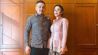 6 Perjalanan Cinta Selvi Kitty dan Rangga Ilham, Umumkan Perpisahan di Hari Jadi Pernikahan