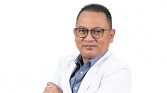 Sosok dokter Edwin Tobing Diduga Ayah Pelaku Bullying Bersama Putra Vincent, Jam Terbangnya Tinggi