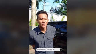 Sosok Yusuf Islamudin, Ajudan Gibran yang Viral Karena Santun ke Para Tamu dan Warga