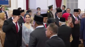 Detik-detik AHY dan Prabowo Saling Hormat Usai Dilantik Jadi Menteri ATR/BPN