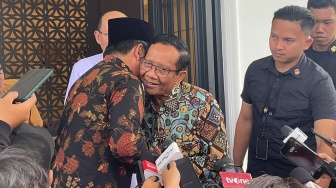 Beri Testimoni untuk Menko Polhukam Hadi Tjahjanto, Mahfud MD: Enak Sekali, Lancar Semua Urusan