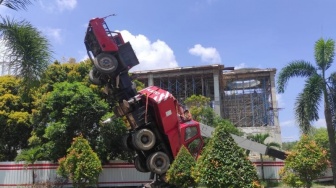 Crane Kato Terjungkal di Proyek Masjid Agung Batam, Diduga Swing Bermasalah