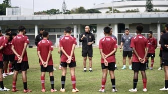 Temui Hamdan Hamedan, Nova Arianto Dapat 'Kado' untuk Timnas Indonesia U-16