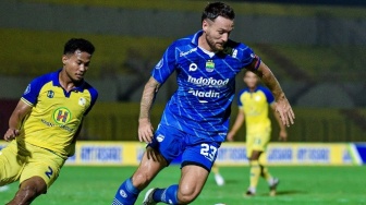 Nama Marc Klok Mendadak 'Hilang' di Laga Persib Bandung vs Madura United, Ada Apa?
