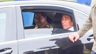 Ini yang Disampaikan Pj Gubernur Sulsel ke Presiden Jokowi Saat Duduk Bersama Dalam Mobil RI 1