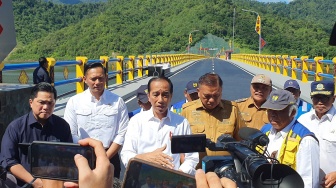 Sirkel Sudah Beda, AHY Ikut Dampingi Jokowi Resmikan Bendungan