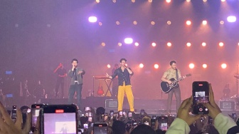 Jonas Brothers Sapa Penonton di Konser The Tour: Kami Cinta Jakarta