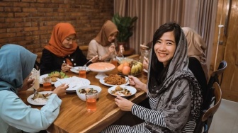 Bacaan Niat Puasa Ramadhan 1 Bulan Penuh: Arab, Latin, Artinya