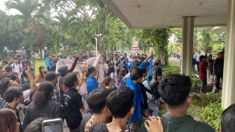 Rektor UP Resmi Dicopot, Mahasiswa Tuntut Kampus Usut Tuntas Kasus Pelecehan Seksual