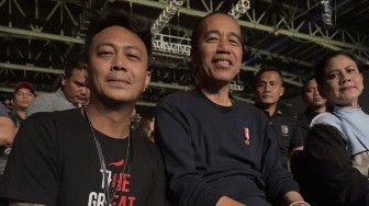 Adab Penyanyi Idol saat Nomornya Diminta Presiden Jokowi Viral, Dipelototin Paspampres!