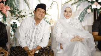 Wajah Anak Denny Caknan dan Bella Bonita Akhirnya Terbongkar, Netizen: Plek Bapaknya