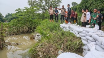 Banjir Brebes Rendam 7.000 Rumah, Pemprov Jateng Pasok Logistik Pengungsi