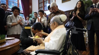 Syukuran di Kertanegara, Prabowo Potong Tumpeng dan Sungkem Usai Dapat Jenderal Kehormatan