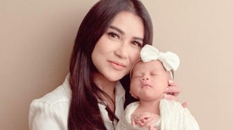 7 Artis Perempuan Angkat Anak yang Diajak Tinggal Bareng, Terbaru Bebizie