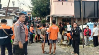 Duh! Sepeda Motor Nekat Melintas, Seorang Bocah Tewas Ditabrak Kereta Api di Semarang