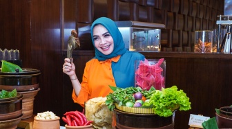 Mama Rieta Jualan Hampers Lebaran Isi 3 Toples Kue, Harganya Bikin Ciut: Bisa Gak Makan Tiga Bulan