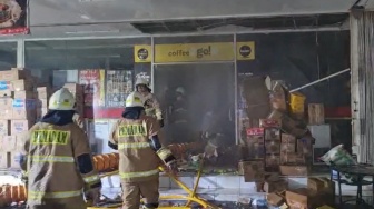 Detik-detik Kebakaran Minimarket di Palmerah, Kesaksian Karyawan: Ada 3 Kali Ledakan Mirip Tabung Gas