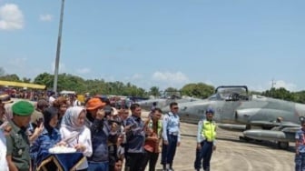 TNI Angkatan Udara Pamer Tiga Unit Pesawat Tempur HAWK 200 di Bandara Hang Nadim Batam