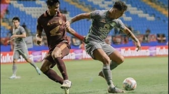 Persebaya Gagal Lanjutkan Kemenangan, Paul Munster Bersyukur Tak Kebobolan