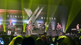 Serba-serbi Keseruan Konser Perdana Xdinary Heroes di Jakarta