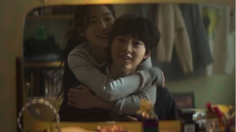 5 Penjelasan Ending Film 'My Name is Loh Kiwan', Akhirnya Menetap di Bali!