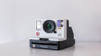 4 Rekomendasi Kamera Polaroid Terbaik untuk Hasilkan Foto Estetik dan Retro