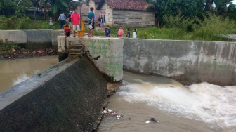 Terpeleset di Tembok Waduk, Bocah SD di Pringsewu Meninggal Tenggelam di Sungai Way Mincang