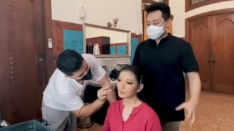 Terlalu Cantik, MUA Ngaku Tak Perlu Kerja Keras Buat Dandanin Selvi Ananda