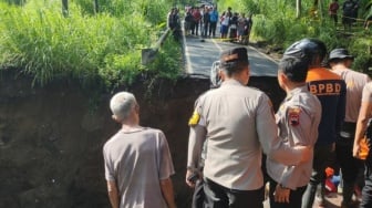 Jembatan di Salatiga Runtuh Akibat Hujan Deras dan Banjir Bandang, Satu Orang Dikabarkan Tewas