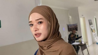 Inara Rusli Jawab Harapan Rujuk dari Ibunda Virgoun: Iya Bisa Saja Sih tapi...