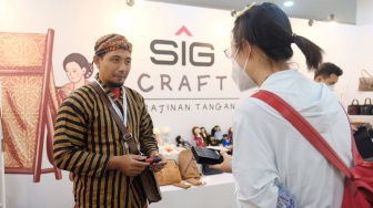 Berhasil Tembus Pasar China, Arma Leather and Craft UMKM Binaan RB Rembang Semen Gresik