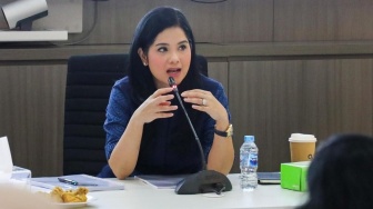 Cuma Belanja, Annisa Pohan Tenteng Hermes Kulit Sapi Ratusan Juta