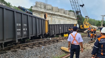 Imbas Robohnya Grider Flyover, Perjalanan KA Kertapati - Lubuklinggau Terhenti