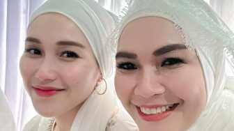 Rela Bantu Warga Bangun Sahur, Sikap Ayu Ting Ting Dipuji Artis Merakyat