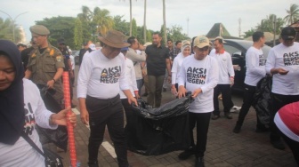 Bersih-bersih Kawasan Kesultanan Banten, Pj Wali Kota Serang: Sampah Harus Jadi Perhatian