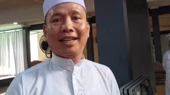 Bukan Persiapan Nikah, Ayah Ojak Klarifikasi Pengajian di Rumah Ayu Ting Ting