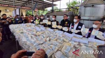 Satu Ton Roti 'after you milk bun' Asal Thailand Dimusnahkan Bea Cukai Bandara Soetta