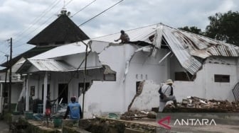 Bencana Puting Beliung Terjang Temanggung, TPQ Hancur, Atap Rumah Terbang!