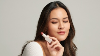 Tips Tampil Segar Selama Bulan Puasa Ala Raisa: Pakai Makeup Natural