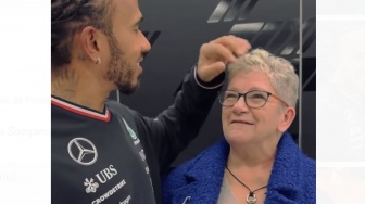 Hari Perempuan Internasional, Hari Ibu, dan Foto Lewis Hamilton Bikin Meleleh