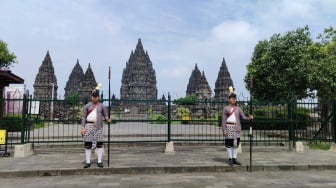 Ditutup dan Dijaga Prajurit Kraton, Turis Asing Kecewa Tak Bisa Masuk ke Candi Prambanan