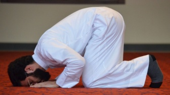 Panduan Lengkap Sholat Tarawih Sendiri di Rumah