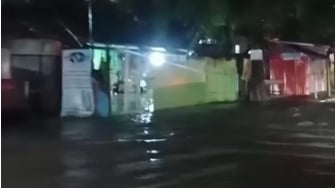 Hingga Malam, Hampir Seluruh Wilayah di Kota Semarang Dikepung Banjir