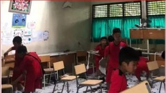 Tertimpa Pohon, Plafon Ruang Kelas SD di Abiansemal Jebol