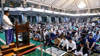 Apa Itu Gerakan Berbagi Bahagia? Diungkap Penjabat Gubernur Sulsel di Masjid Al Markaz