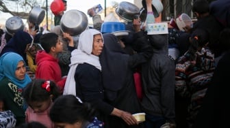 Seorang Ibu di Palestina Menggambarkan Kehidupan Penuh Derita dan Putus Asa: Kasihanilah Kami