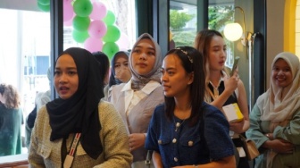 Warga Ngagel Surabaya Antusias Datangi Klinik Gigi Unik Ini