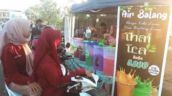 Air Balang, Minuman Warna-Warni yang Menyegarkan, Primadona Ramadan di Aceh Timur